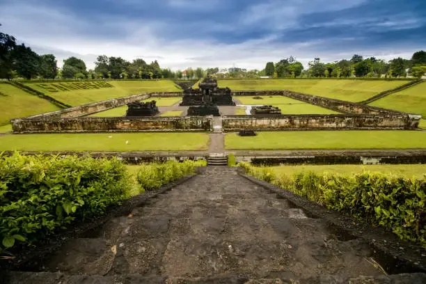 foto candi sari pagi hari