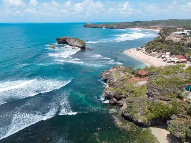 foto suasana pantai drini