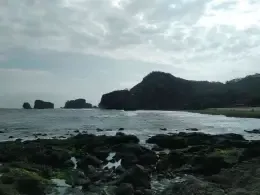 gambar foto pantai siung sore hari